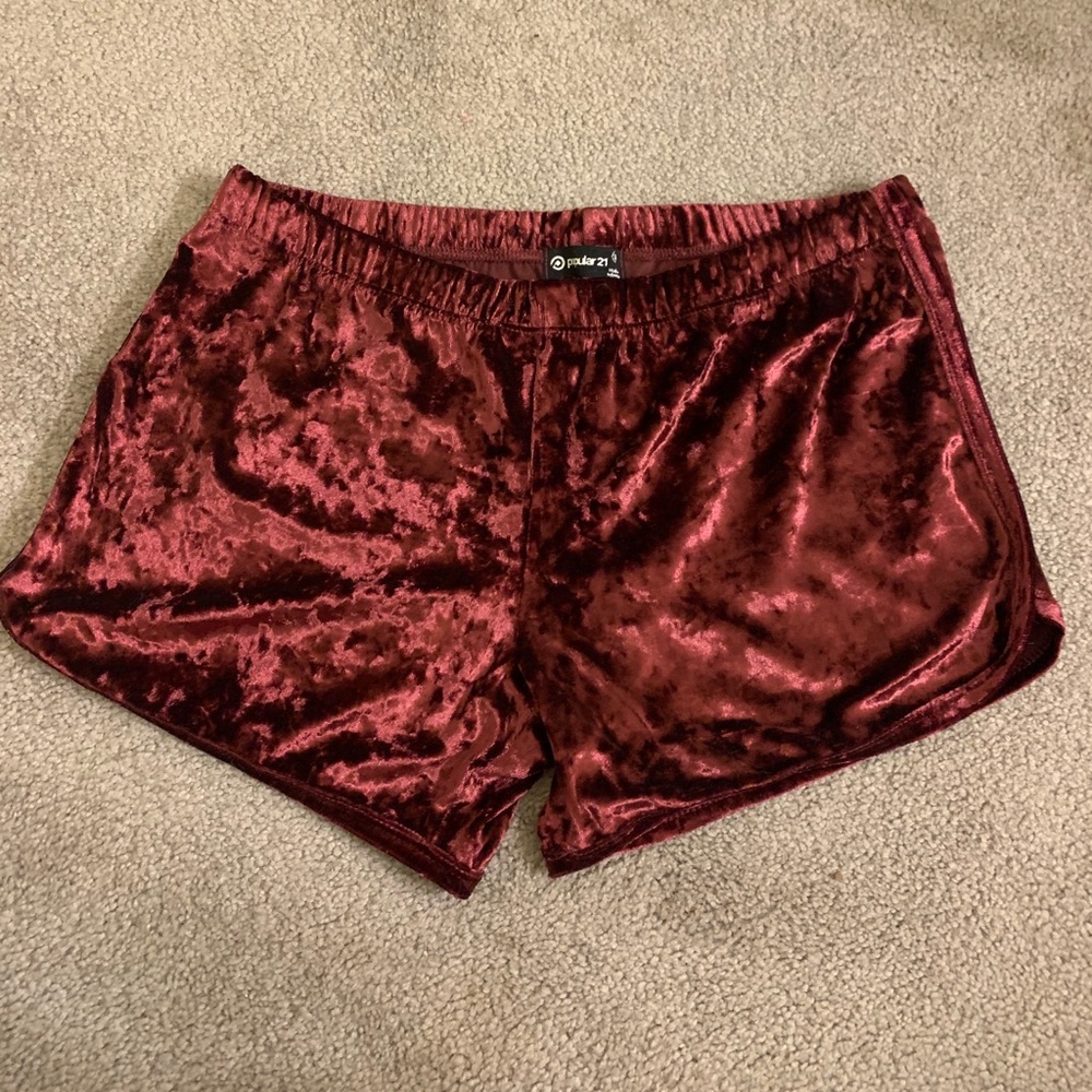Woman’s velvet lounge shorts
